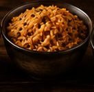 Tazón de arroz rojo estilo mexicano